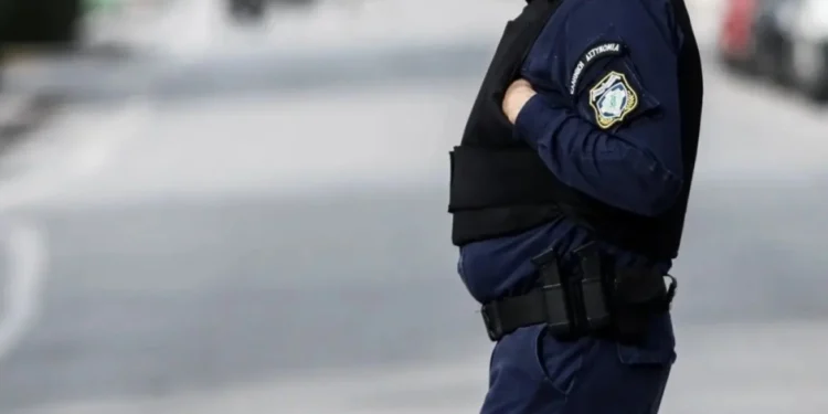 H «χρυσή» ζωή του αστυνομικού που εμπλέκεται σε κύκλωμα ναρκωτικών – Είχε καταθέσεις 600.000 ευρώ