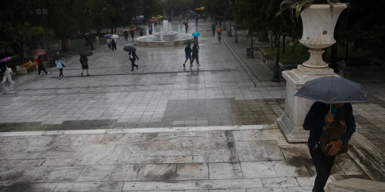 Έκτακτο δελτίο επιδείνωσης καιρού με βροχές και καταιγίδες – Πότε θα «χτυπήσει» την Αττική το φαινόμενο