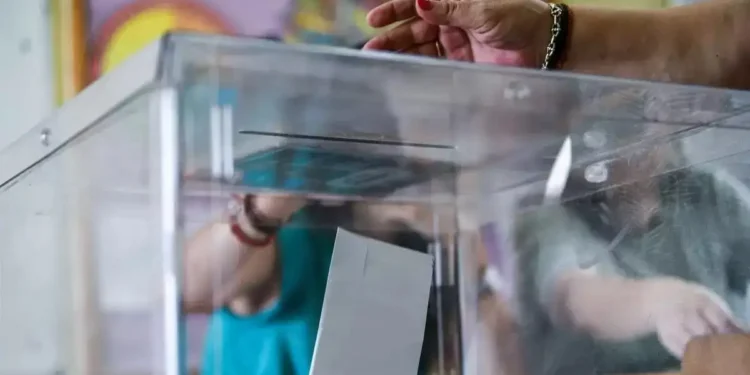 Δημοσκόπηση Interview: Οι 4 χαμένες περιφέρειες της ΝΔ, 6 στους 10 δεν προτιμούν τα ΕΛΤΑ – Πώς βλέπουν την επιστροφή Τσίπρα