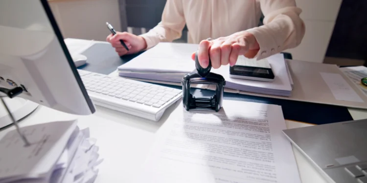 Ιστορική συμφωνία για την επαναφορά των συλλογικών συμβάσεων