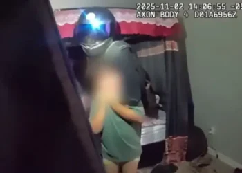 Φλόριντα: Αστυνομικός εξουδετέρωσε με σφαίρα στο κεφάλι 27χρονο που κρατούσε τον αδελφό του απειλώντας τον με μαχαίρι