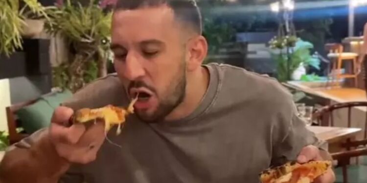 Πέθανε 30χρονος influencer που έτρωγε 10.000 θερμίδες την ημέρα σε ακραίο «μαραθώνιο φαγητού»