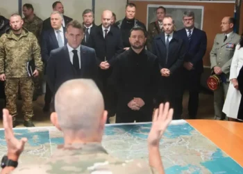 Ιστορική συμφωνία: Η Ουκρανία αγοράζει έως 100 Rafale από τη Γαλλία – Συνάντηση Μακρόν με Ζελένσκι στο Παρίσι