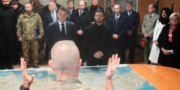 Ιστορική συμφωνία: Η Ουκρανία αγοράζει έως 100 Rafale από τη Γαλλία – Συνάντηση Μακρόν με Ζελένσκι στο Παρίσι