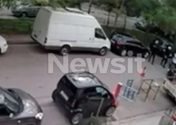 Νέος Κόσμος: Η στιγμή που ο 29χρονος σκοτώνει στο ξύλο τον 58χρονο – Βίντεο ντοκουμέντο