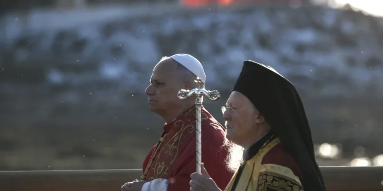 Πάπας Λέων: Στο Φανάρι σήμερα για να υπογράψει κοινή διακήρυξη με τον Οικουμενικό Πατριάρχη Βαρθολομαίο