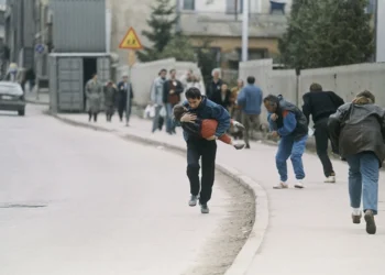 Ιταλοί πλήρωναν για να πάνε στο Σαράγεβο και να πυροβολήσουν αθώους πολίτες κάνοντας το… χόμπι τους – Έρευνα από τη Δικαιοσύνη