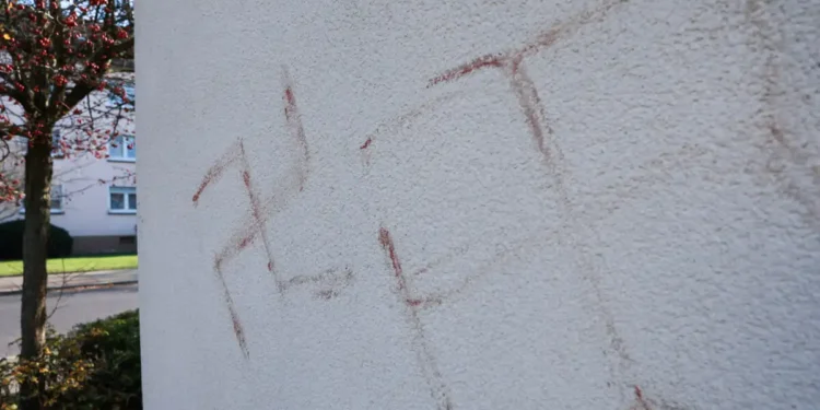 Νέα ήθη στις ΗΠΑ: Η σβάστικα, η θηλιά της Κου Κλουξ Κλαν και η σημαία της Συνομοσπονδίας δεν θεωρούνται σύμβολα μίσους