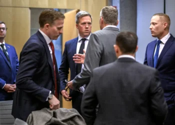 Οι ΗΠΑ διεξάγουν μυστικές συνομιλίες με Ρωσία και Ουκρανία στο Αμπού Ντάμπι – Στο τραπέζι η τροποποιημένη αμερικανική πρόταση