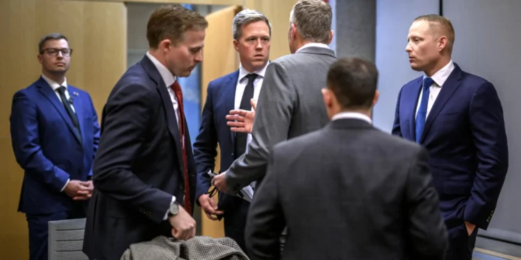 Οι ΗΠΑ διεξάγουν μυστικές συνομιλίες με Ρωσία και Ουκρανία στο Αμπού Ντάμπι – Στο τραπέζι η τροποποιημένη αμερικανική πρόταση