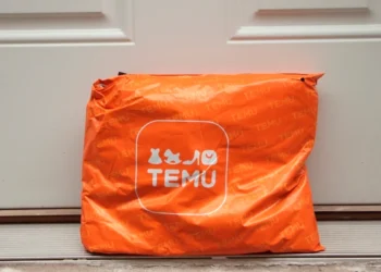 Ανατροπή στις φθηνές αγορές από Temu και Shein: Άνοιξε ο δρόμος για δασμούς από το πρώτο ευρώ το 2026