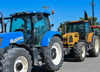 Αυξάνονται κατά 50% τα όρια επιστροφής του Ειδικού Φόρου Κατανάλωσης στο αγροτικό πετρέλαιο – Μητσοτάκης: «Θα στηρίξουμε τον πρωτογενή τομέα»