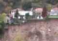 Καιρός: Μεγάλη κατολίσθηση στα Τζουμέρκα, σπίτια είναι έτοιμα να καταρρεύσουν