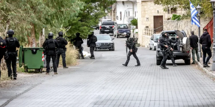 Τουλάχιστον 3 νεκροί από τη βεντέτα στα Βορίζια Ηρακλείου – Συνεχίζονται οι πυροβολισμοί σε φαράγγι, έπεσαν πάνω από 2.000 σφαίρες