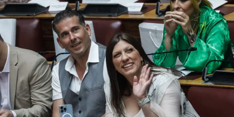 Διαμαντής Καραναστάσης – Ζωή Κωνσταντοπούλου: Τα 10 χρόνια, το ραγισμένο γυαλί, οι αντιφάσεις και οι φήμες για χωρισμό