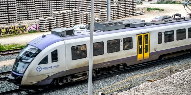 Τραγωδία στα Άνω Λιόσια: Νεκρός άνδρας που παρασύρθηκε από τον προαστιακό