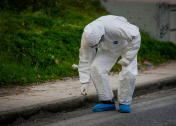 Καλύβια: Στα χέρια της ΕΛΑΣ 37χρονος με βαρύ οπλισμό – Η μυστική έρευνα που αποκάλυψε το κρησφύγετο