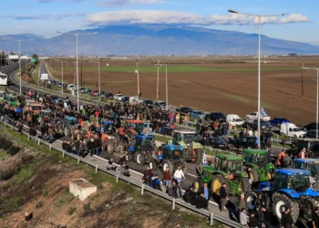 Με στρατηγική κλιμάκωσης οι αγρότες: Μετά την ΠΑΘΕ, τα Μάλγαρα και τον Ε65, θα αποκλείσουν και λιμάνια