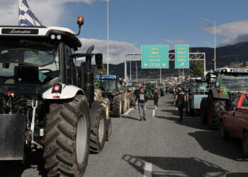 Κρίσιμη ημέρα για το αγροτικό: Τι σκέφτονται στα μπλόκα μετά το πακέτο Τσιάρα και τι θα πει σήμερα ο Μητσοτάκης