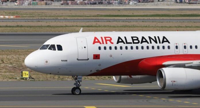 Αναστολή άδειας λειτουργίας για την Air Albania