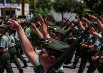 Κατατέθηκε το νομοσχέδιο του υπουργείου Άμυνας, δείτε τις αλλαγές σε μισθούς, βαθμολόγιο και αναβολές στις Ένοπλες Δυνάμεις