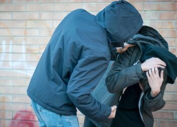 Αμαλιάδα: 14χρονος εκβίαζε για εβδομάδες 12χρονο, του πήρε 8.200 ευρώ απειλώντας ότι θα τον χτυπήσει