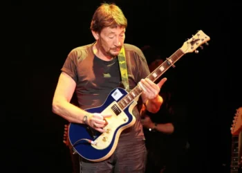 Chris Rea: Ο δημιουργός του θρυλικού «Driving Home for Christmas» πέθανε σε ηλικία 74 ετών