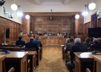 Στον εισαγγελέα και την Αρχή για το ξέπλυμα μαύρου χρήματος στέλνει η ΝΔ τους «υπερτυχερούς» του ΟΠΕΚΕΠΕ – Αντέδρασε η αντιπολίτευση