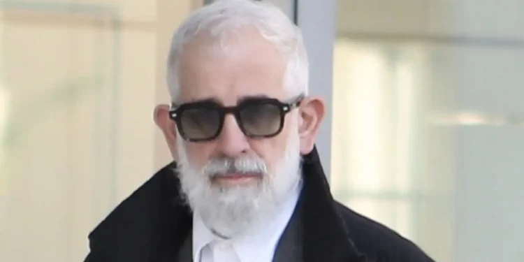 Πέτρος Φιλιππίδης: «Είμαι έξι μήνες άστεγος και έχω καταστραφεί οικονομικά» λέει μετά το πόρισμα για τη φωτιά στο σπίτι του