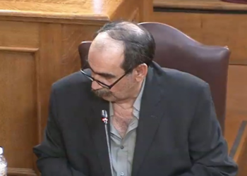 «Φραπές»: «Δεν θα απαντήσω σε ερωτήσεις» – Δεν είπε αν είναι κουμπάρος με Μητσοτάκη (Βίντεο)