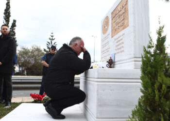 «Ράγισαν» και οι πέτρες στο μνημόσυνο για τον Γιώργο Λυγγερίδη – Τα δάκρυα των γονέων του