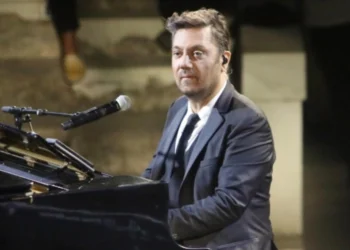 Ο Γιώργος Θεοφάνους απαντά για τα 26.300 ευρώ για τη φωταγώγηση του χριστουγεννιάτικου δέντρου στο Ναύπλιο