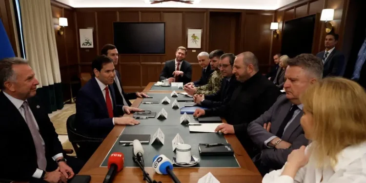 Στα «άδυτα» του δείπνου ΗΠΑ – Ουκρανίας: Η «διπλωματία της κουζίνας» και οι σκόπελοι της ένταξης στο ΝΑΤΟ και της παραχώρησης εδαφών