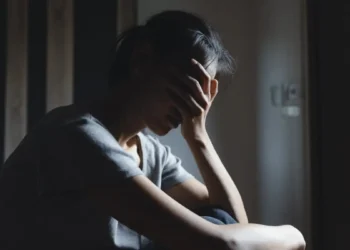 Ηράκλειο: 45χρονος κατηγορείται πως βίαζε και χτυπούσε μητέρα μπροστά στην κόρη της