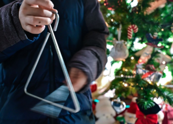 Σοκ: ΙΧ χτύπησε 14χρονη που έλεγε τα κάλαντα και την εγκατέλειψε αναίσθητη