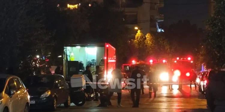 Καλλιθέα: Φωτιά σε διαμέρισμα – Χωρίς τις αισθήσεις τους βρέθηκαν δύο άντρες