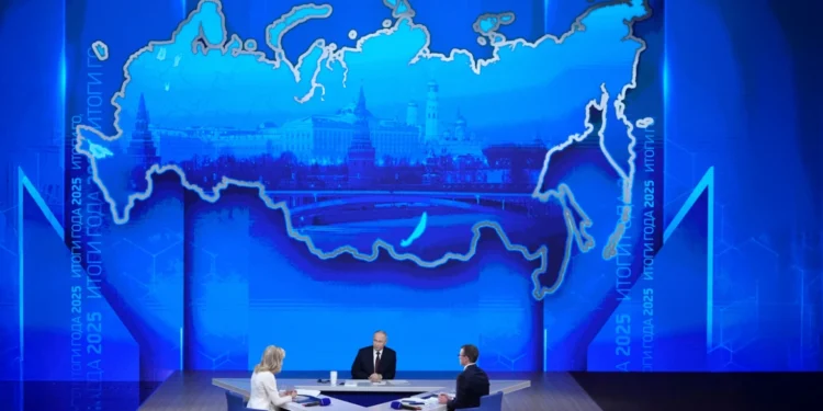 Αμετακίνητος ο Πούτιν στο εδαφικό για την Ουκρανία: Το ξεκάθαρο μήνυμά του με τον χάρτη που παρουσιάστηκε στη συνέντευξή του