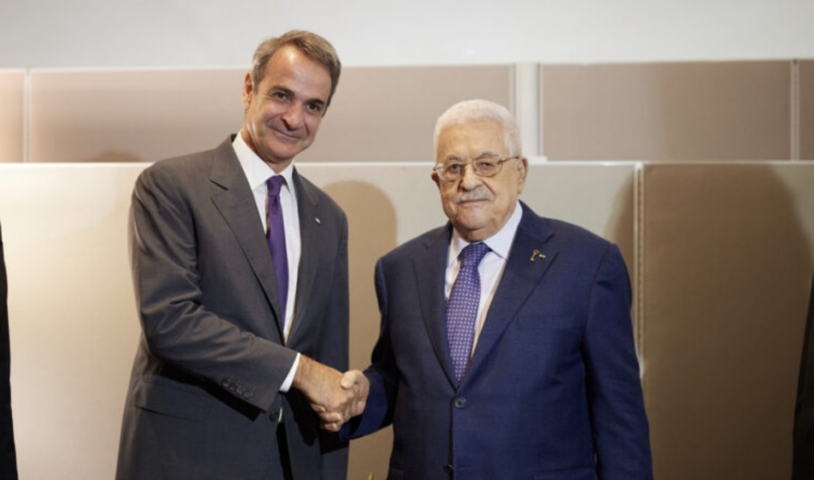 Συνάντηση Μητσοτάκη με Αμπάς στη Ραμάλα, θα ακολουθήσει τετ α τετ με Νετανιάχου και η τριμερής Ελλάδας-Κύπρου-Ισραήλ