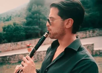 Άρης Μουγκοπέτρος: Σήμερα στον εισαγγελέα μετά τη μήνυση της συζύγου του για ενδοοικογενειακή απειλή, τι ισχυρίζεται ο μουσικός