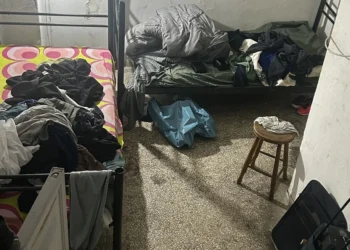 Συμμορία έφερνε παιδιά από το εξωτερικό και τα έβαζε να πουλάνε λαθραία τσιγάρα – Ζούσαν σε υπόγεια, όποιος αντιδρούσε έτρωγε ξύλο