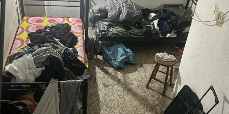 Συμμορία έφερνε παιδιά από το εξωτερικό και τα έβαζε να πουλάνε λαθραία τσιγάρα – Ζούσαν σε υπόγεια, όποιος αντιδρούσε έτρωγε ξύλο