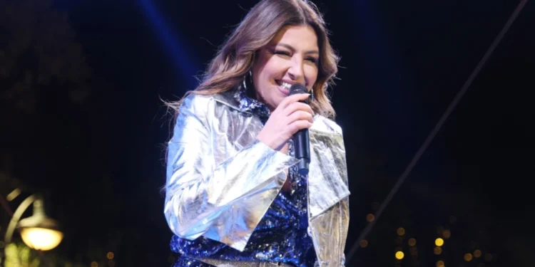 Η Έλενα Παπαρίζου πήρε εξιτήριο από το νοσοκομείο