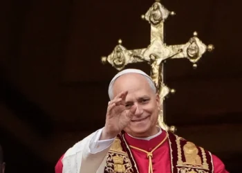 Μήνυμα ειρήνης από τον πάπα Λέοντα ΙΔ΄ για τα Χριστούγεννα: Έντονες αναφορές στη Γάζα, στους πρόσφυγες και στους άστεγους