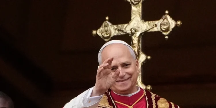 Μήνυμα ειρήνης από τον πάπα Λέοντα ΙΔ΄ για τα Χριστούγεννα: Έντονες αναφορές στη Γάζα, στους πρόσφυγες και στους άστεγους