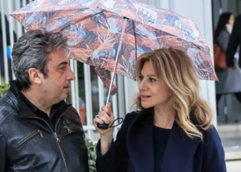 Παύλος Ασλανίδης για Μαρία Καρυστιανού: «Να παραιτηθεί, εμείς ασχολούμαστε με τις εκταφές των σορών, όχι με κόμματα»