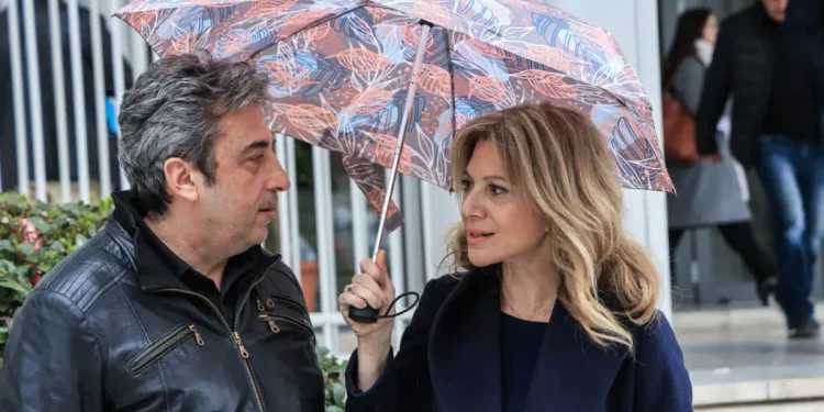 Παύλος Ασλανίδης για Μαρία Καρυστιανού: «Να παραιτηθεί, εμείς ασχολούμαστε με τις εκταφές των σορών, όχι με κόμματα»