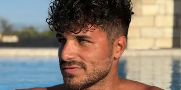 Στέφανος Παπαδόπουλος: «Δεν είχα σοφέρ, δεν έχω στείλει ποτέ βίντεο ερωτικού περιεχομένου στο Viber» λέει ο τραγουδιστής που κατήγγειλε τον Γιώργο Μαζωνάκη