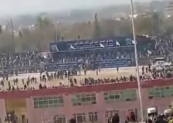 Αφγανιστάν: Αγόρι 13 ετών εκτελεί τον δολοφόνο της οικογένειάς του μπροστά σε 80.000 θεατές – Ο ΟΗΕ καταγγέλει επιστροφή στις πιο σκοτεινές ημέρες των Ταλιμπάν