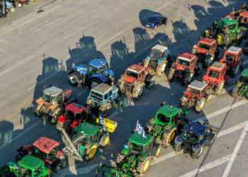 Κορυφώνουν την πίεση οι αγρότες – Αποφασισμένοι να αποκλείσουν το λιμάνι του Βόλου