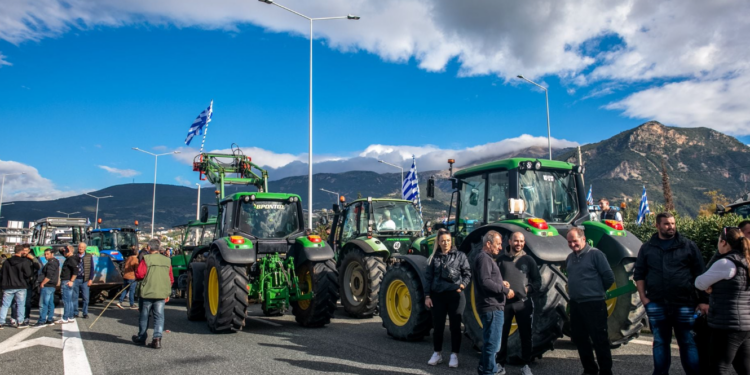 «Δεν κάνουμε πίσω» διαμηνύουν οι αγρότες – Το Σάββατο οι κρίσιμες αποφάσεις